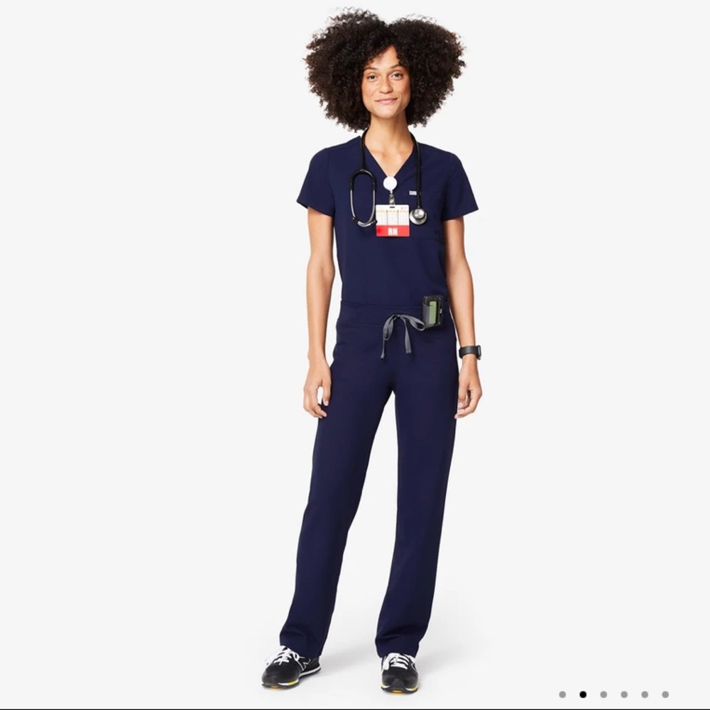 NWT*** figs Livingston scrub pants- XS -Navy
